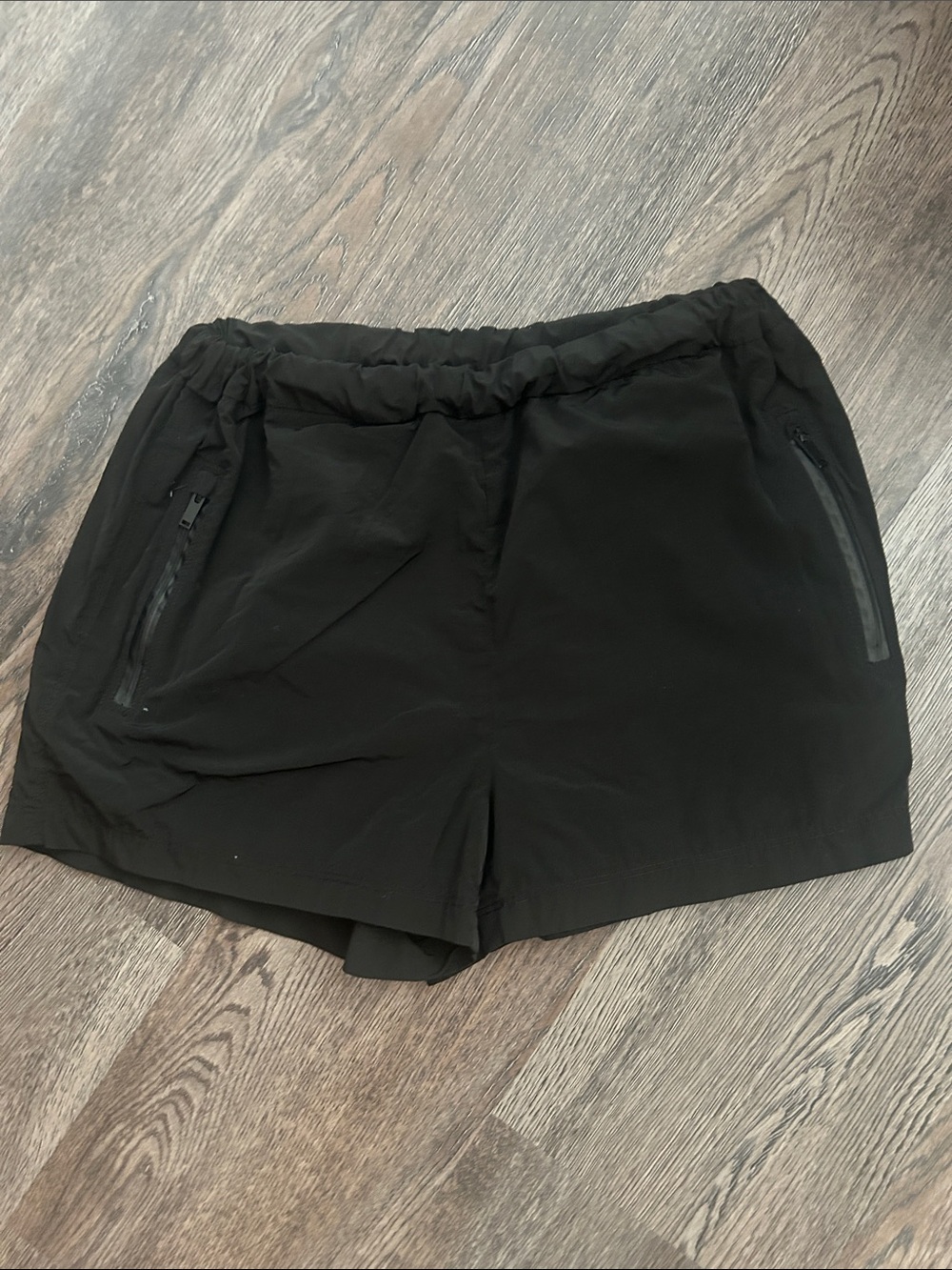 Babaton Black Pull-On Athletic Shorts with Zipper Pockets